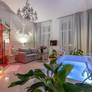 Sensual Sauna&jacuzzi Apartament